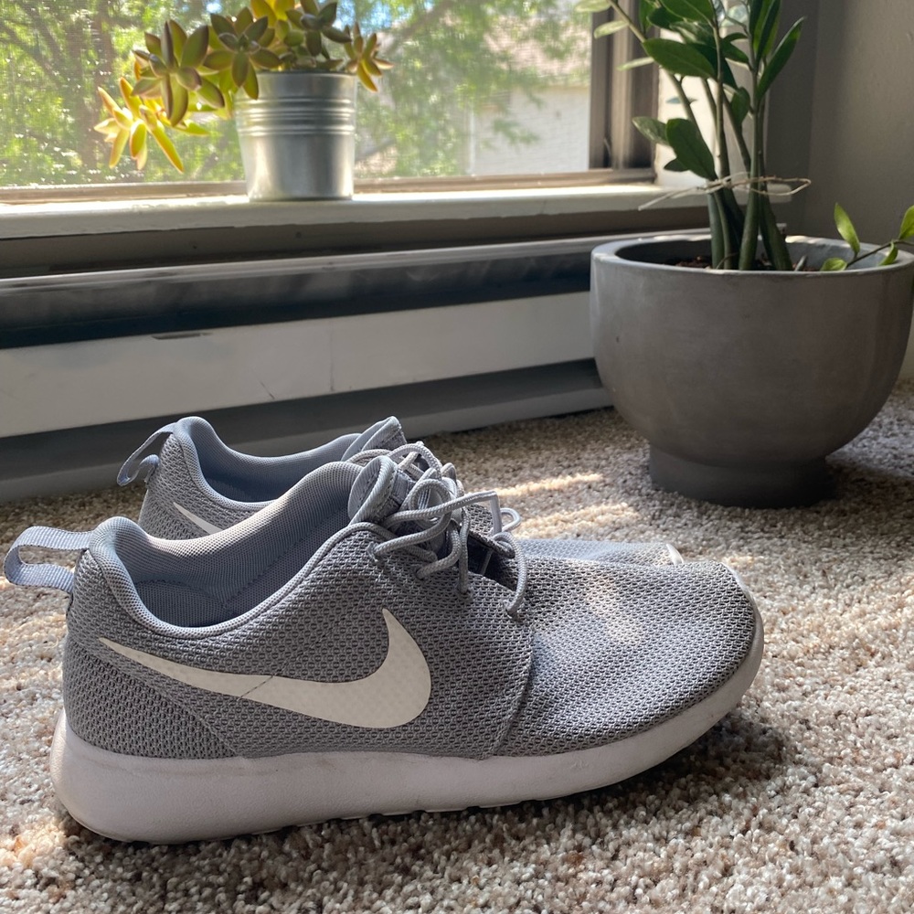 Grey Nikes - image 3